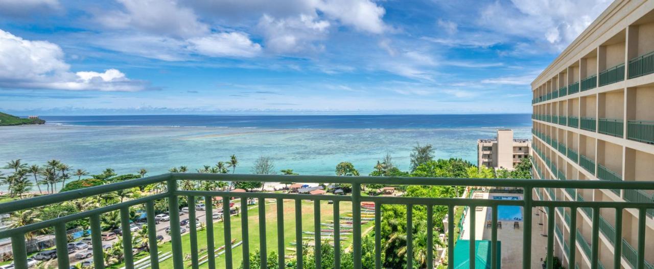 Holiday Resort & Spa Guam Tumon Exterior foto