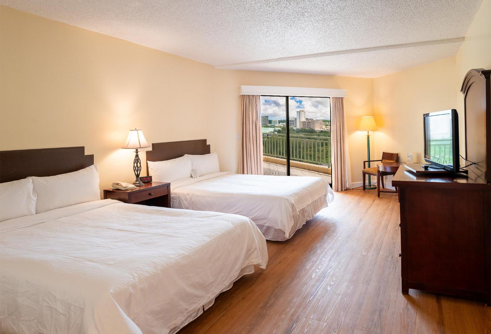 Holiday Resort & Spa Guam Tumon Exterior foto