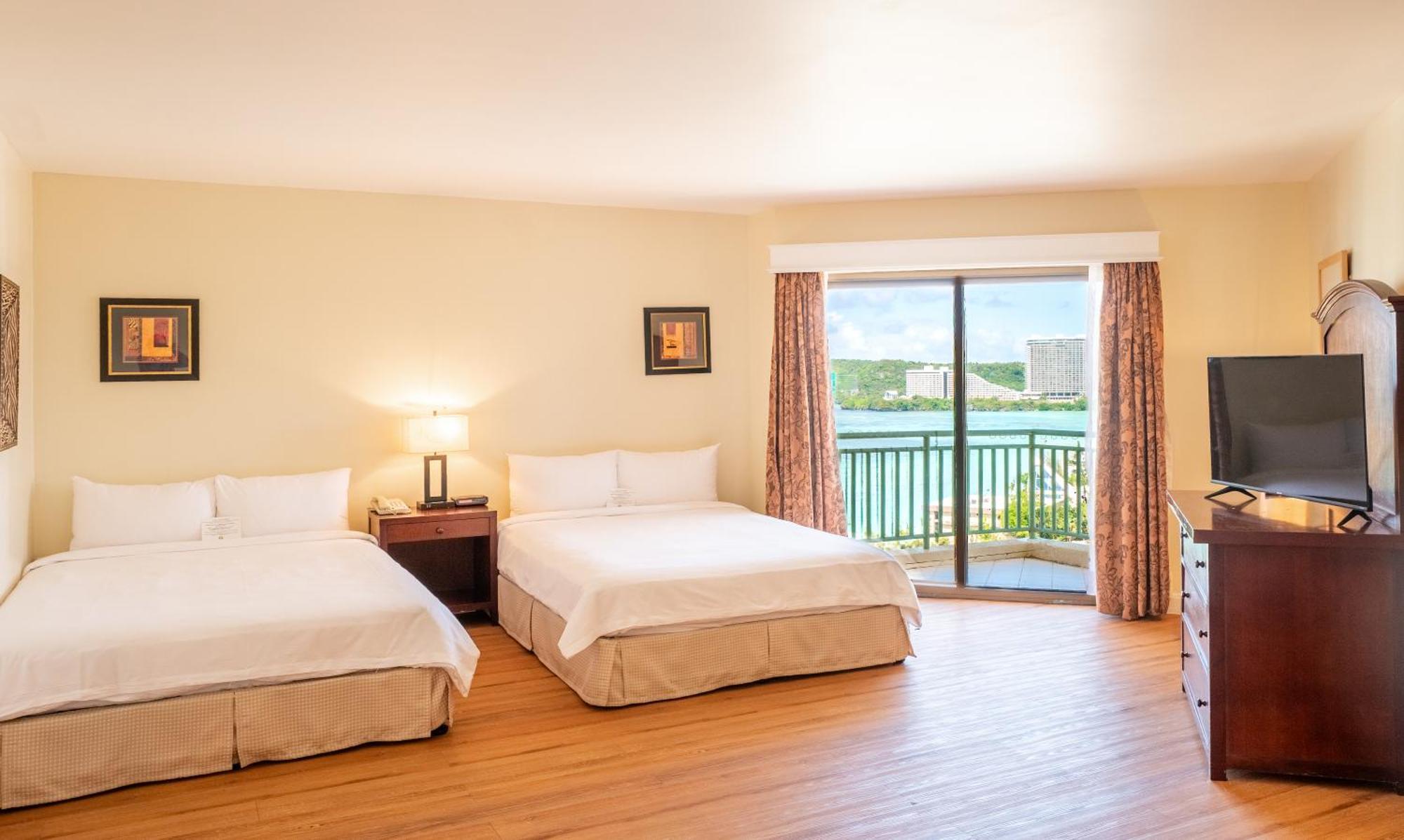 Holiday Resort & Spa Guam Tumon Exterior foto