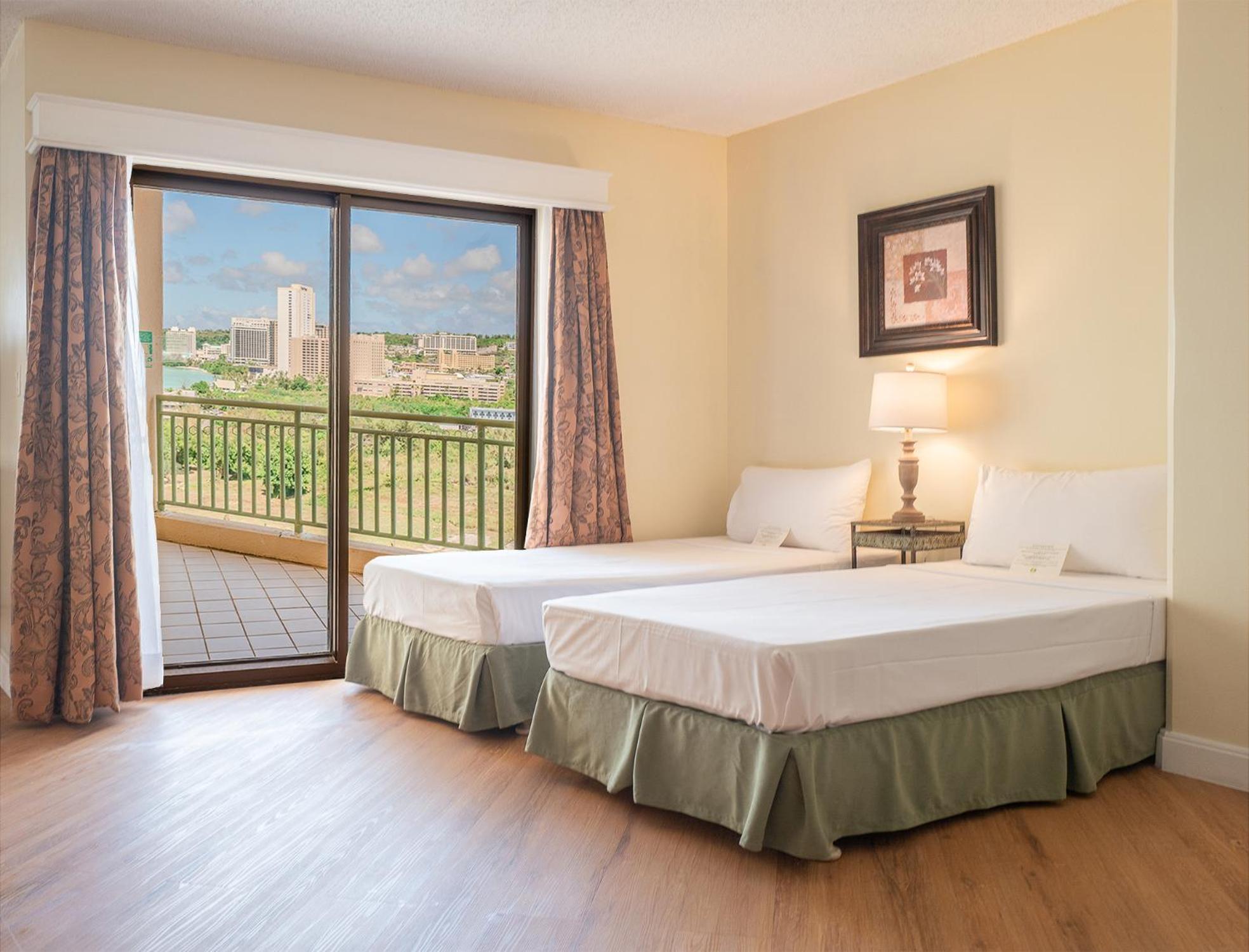 Holiday Resort & Spa Guam Tumon Exterior foto